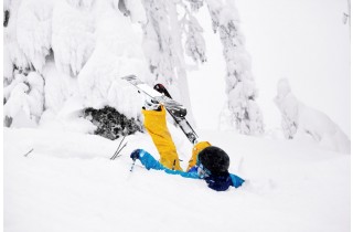 skier_on_his_back_ruka_kuusamo